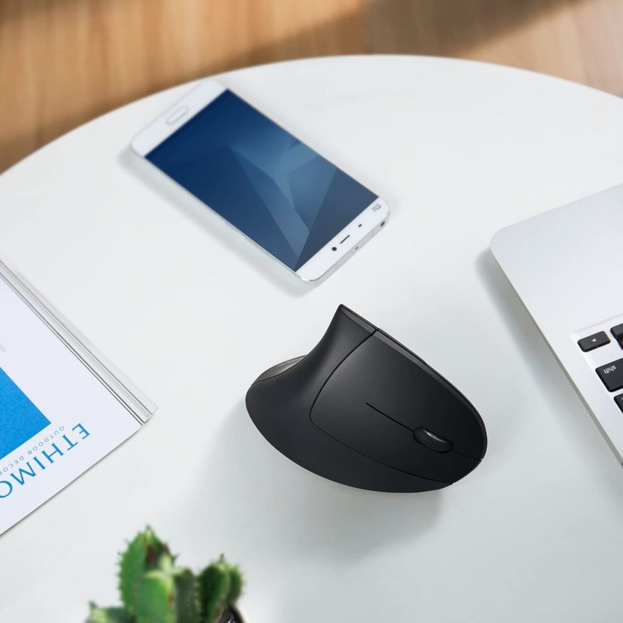 Anker 2.4G USB Wireless Ergonomic Mouse (A7852Q11)