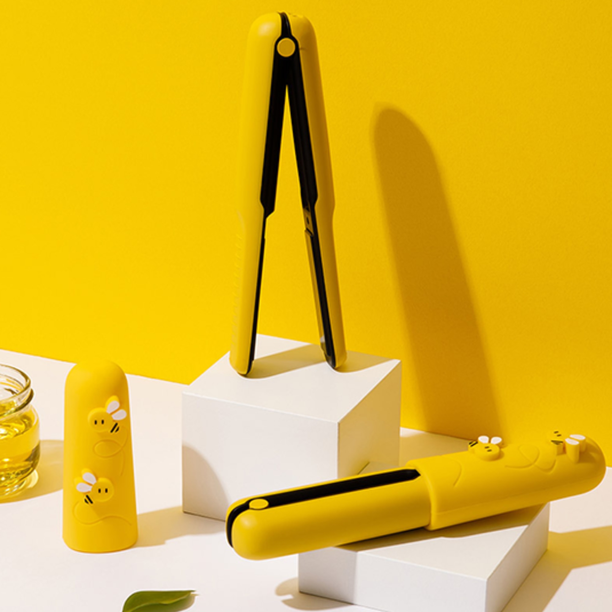 Coolean CL601 - Korean BVLY Wireless Mini Hair Straightener - Bee Type