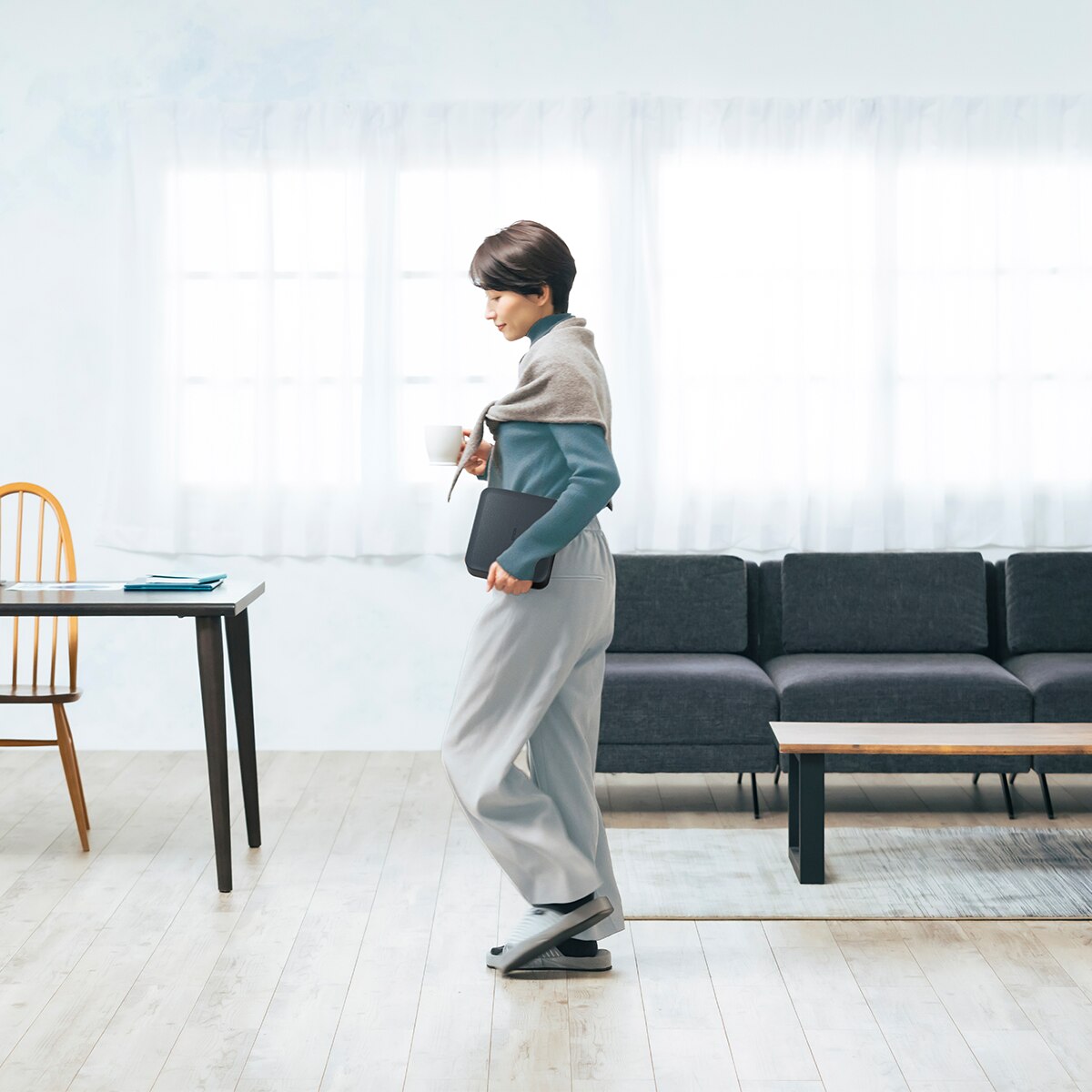 EPSON 3LCD Smart Laser Projector With Google TV EF-62B Projector