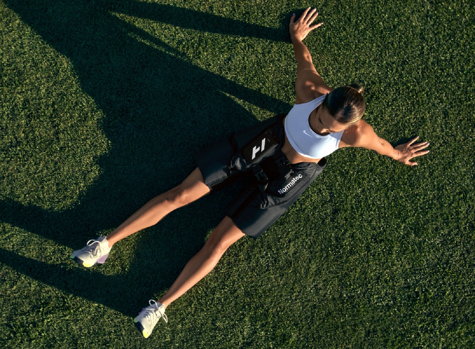 Hyperice 便攜動態氣壓式按摩系統 (髖部、髂脛束和下背部)