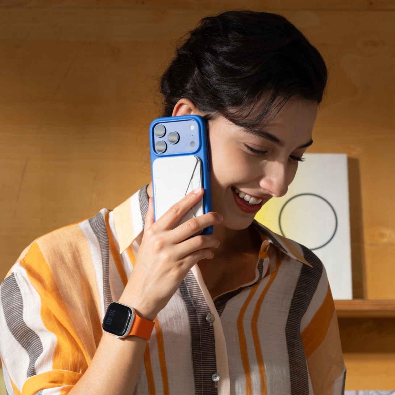 MOFT Trackable Snap-on Phone Stand & Wallet