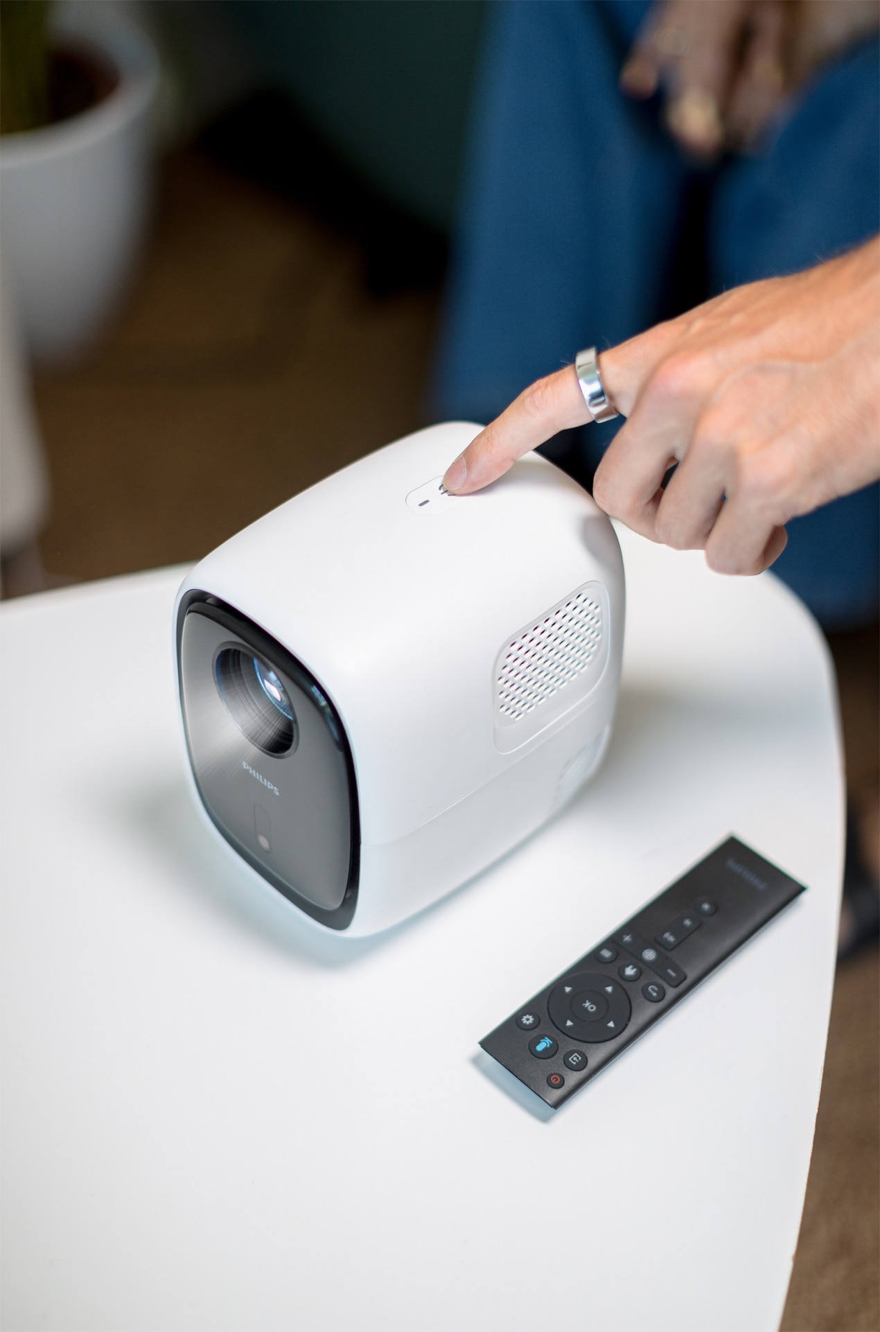 PHILIPS 飛利浦 NPX130W 投影機