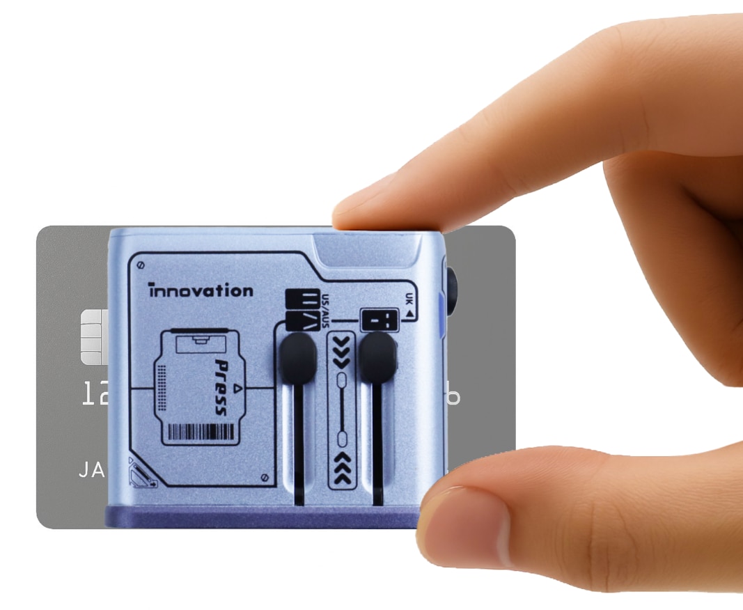 inno3C i-30WC 30W GaN 3-Ports AC Socket Universal Travel Adaptor